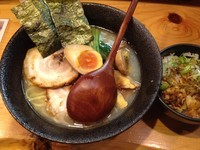 「塩！炎麺＋味付玉子（￥580＋￥100）」@トマトラーメン炎麺の写真