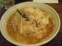 「鷹の爪拉麺+ニンニク」@旨辛ラーメン 表裏の写真