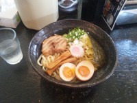 「まぜそば（黒、熱盛り）大盛りサービス」@中華蕎麦 さんびの写真