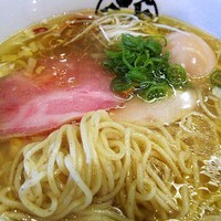 「黄金の塩ラーメン+味玉（サービス）　750円」@666の写真