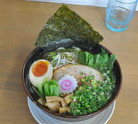 「さっぱり煮干しそば雑魚飯セット」@MENYA 食い味の道有楽の写真