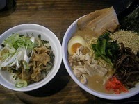 「重厚豚Bラーメン+ミニ豚焼き肉ごはん」@オリオン食堂の写真