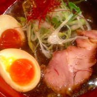 「黒味噌らーめん」@黒味噌らーめん 初代けいすけ 品川店の写真