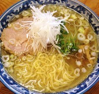 「塩ラーメン700円焼き軍鶏700円」@軍鶏ラーメン美幸の写真
