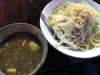 「つけ麺（中盛り）＋カレー味、750円＋50円」@中華そば 伝堂の写真