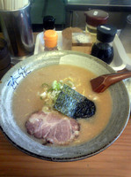 「豚骨醤油こてこてラーメン」@證作さんの写真