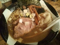 「煮干ラーメン」@すごい煮干ラーメン凪 新宿ゴールデン街店 本館の写真