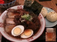 「特製中華そば＋豚まんセット1200円＋634ビール」@宙寅屋 東京ソラマチ店の写真