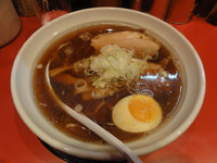 「十割魚介しょうゆラーメン」@烈火 庄内本店の写真