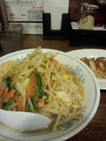 「タンギョウ」@トナリ 丸の内店の写真