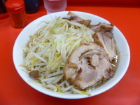 「ラーメン　６５０円」@ラーメン二郎 松戸駅前店の写真