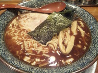 「魚豚らーめん 大 ￥680」@屯ちん 新宿店の写真