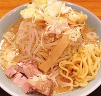 「ガチ盛り豚骨醤油750円」@麺処 かね扇の写真