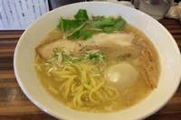 「トリシオパイタン＋味玉」@ラーメン ロケットキッチンの写真