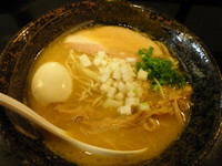 「とりそば７００円＋味たまご１００円」@麺堂 稲葉の写真