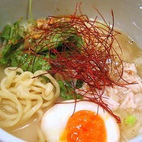 「名物塩そば　850円」@鶏白湯麺 蔭山 高田馬場店の写真