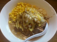 「2周年SP！ラーメン＋コーン＋チーズ＋カレー￥680」@ラーメンアキラの写真
