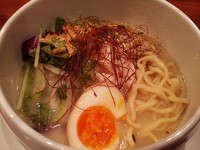 「名物塩そば」@鶏白湯麺 蔭山 高田馬場店の写真