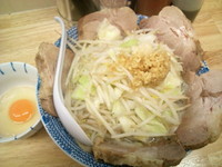 「らーめん(中) 肉増し 生玉子 しょうが醤油漬多め ニンニク少し」@らーめん きじとらの写真