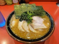 「中盛チャーシュー麺　910円　麺硬め」@家系総本山 ラーメン吉村家の写真