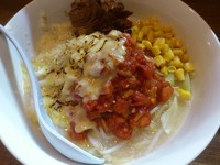 「らーめん（トマト・チーズ・コーン）」@ラーメンアキラの写真
