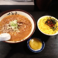 「味噌ラーメン￥９００＋味噌明太子ご飯￥３５０」@すみれ 新横浜ラーメン博物館店の写真