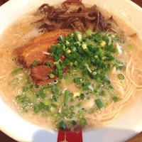 「豚王¥780+替玉¥100」@ラーメン凪 豚王 大宮店の写真