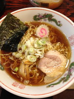 「支那そば ¥500(ランチタイム)通常¥600」@支那そば屋 ぴーちゃんの写真