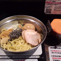 「焼き油そば小盛り＋粉チーズ＋味付け玉子＋マヨ【790円】」@つけめん あびすけ 日吉店の写真