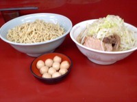 「大豚ラーメン、つけ麺券、野菜まし、倍うずら、3倍」@ラーメン二郎 相模大野店の写真