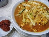 「辛玉ラーメン399円+辛味噌30円=429円」@餃子の王将 新座駅前店の写真