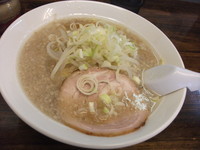 「しょうゆらーめん」@こってりらーめん 虜の写真