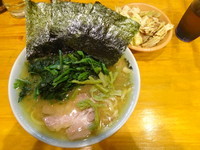 「ラーメン+ほうれん草増し+山くらげ+キャベチャー(750円)」@洞くつ家の写真