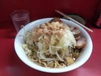 「汁なし小ブタマシ+生たまご+全部」@ラーメン二郎 環七一之江店の写真