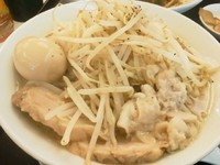 「味玉ラーメン並（ニンニク・脂）」@ジャンクガレッジ イオンレイクタウンmori店の写真