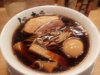 「ｍｉｃｒｏ+玉子　800円」@人類みな麺類の写真