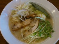 「【9月限定】鶏中華蕎麦 ￥750」@伝家の写真