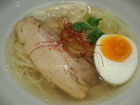 「塩鶏煮干し」@とんこつ屋 秀虎の写真