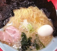 「ラーメン550円玉子50円のり50円カタメ」@かいざん 西船橋店の写真