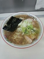「青島ラーメン＋薬味刻みネギ」@青島食堂 秋葉原店の写真