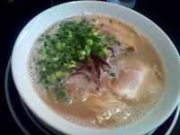 「ラーメン（ばりかた）＋替え玉」@博多ラーメン ごたるの写真