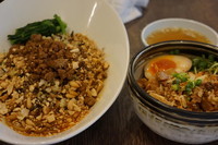 「汁なし担々麺（Ｂセット）」@雲林坊 秋葉原店の写真