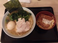 「豚骨醤油ﾗｰﾒﾝ　ミニかつ丼セット【590円】」@ラーメン ますみ屋 MASUMIYAの写真