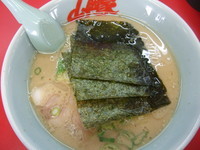 「醤油ラーメン」@山岡家 京都八幡店の写真