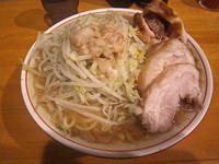 「小ラーメン　豚入り（野菜少なめ・アブラ）」@豚星。の写真