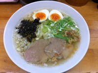 「地球の塩ラーメン（半熟塩玉子）800 + 〆のごはん200」@昭和歌謡ショーの写真