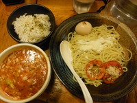 「Theトマトつけめん＋半熟味付け玉子＋白めし」@鶏の穴の写真