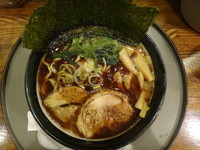 「黒らーめん(750円)」@八荻家の写真