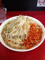 「ラーメン　麺少なめ　辛揚げ　680円」@千里眼の写真