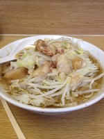 「小ラーメン豚入り　ニンニクとヤサイ少な目・アブラ」@ラーメン二郎 栃木街道店の写真